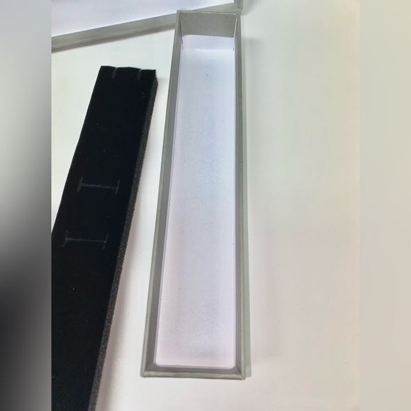 WHOLESALE | 5 pack of Long JEWELRY BOXES | Cardboard & Black Sponge Padding - Picture 7 of 14